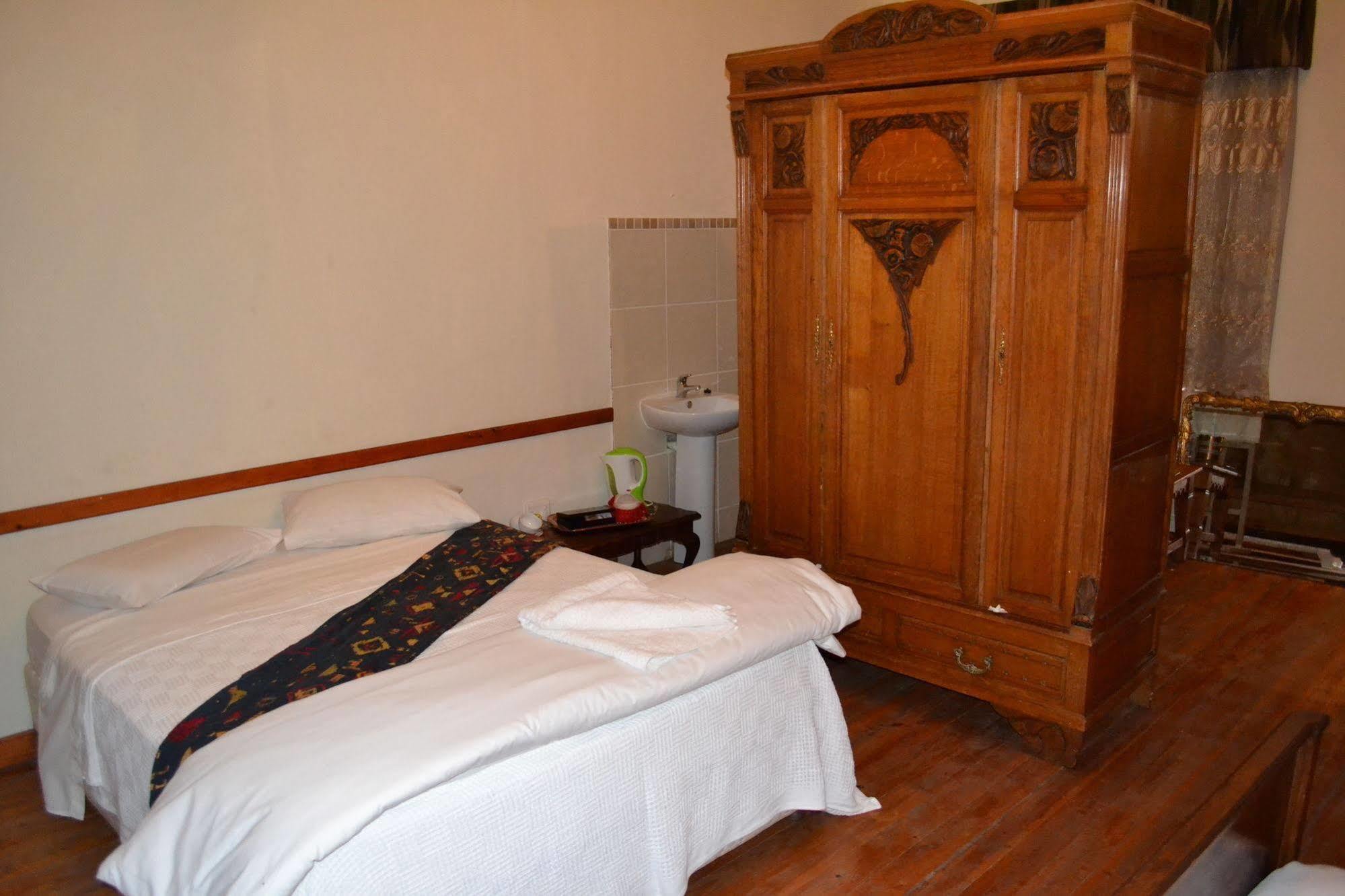 Schulteheim Hotel Uniondale  Экстерьер фото